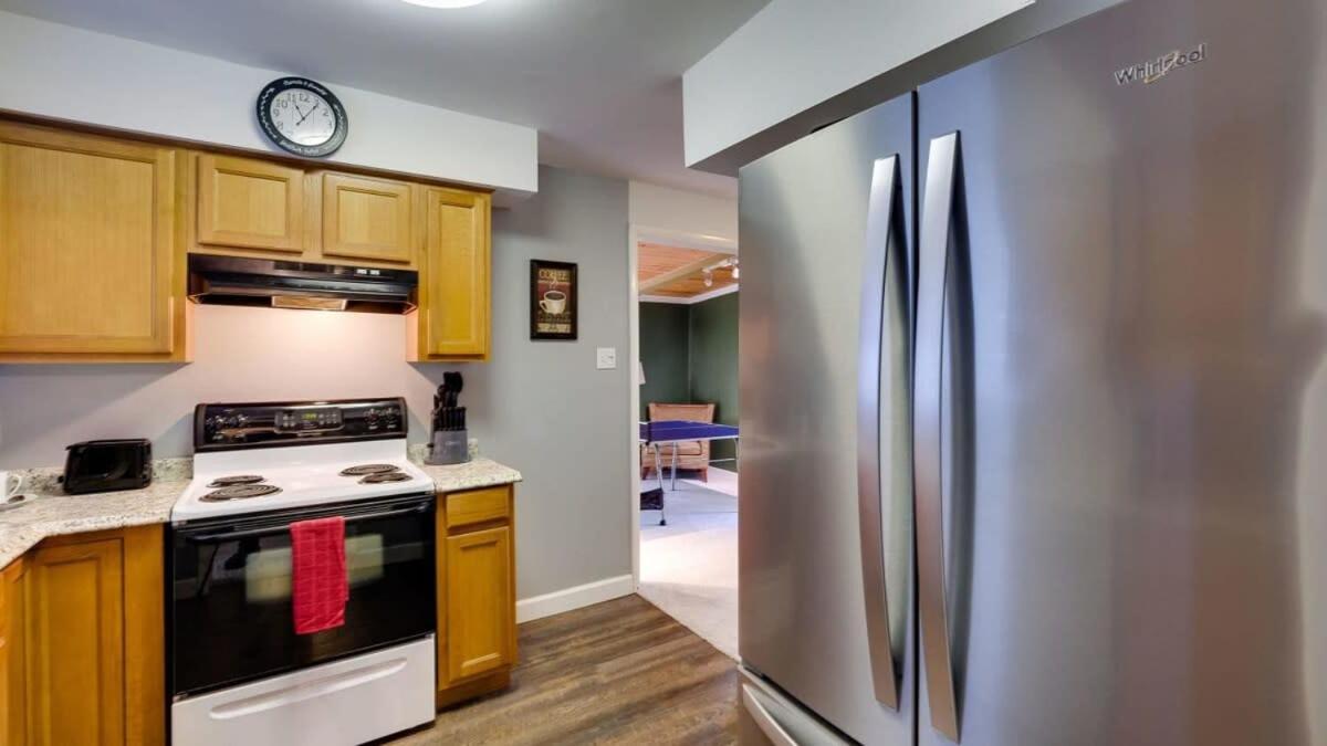 Halcyon Hangout-mins To Downtown-ping Pong-pets Hébergement de vacances *