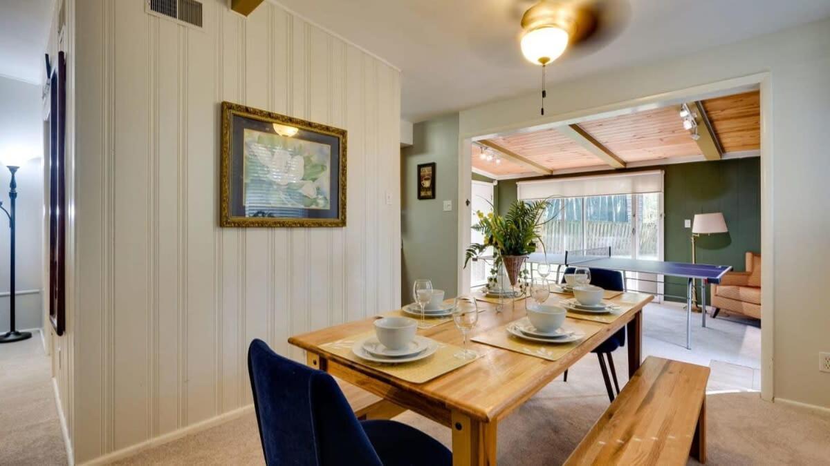 Halcyon Hangout-mins To Downtown-ping Pong-pets Hébergement de vacances *