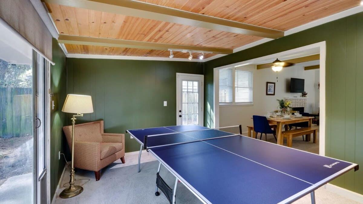 Hébergement de vacances Halcyon Hangout-mins To Downtown-ping Pong-pets Savannah