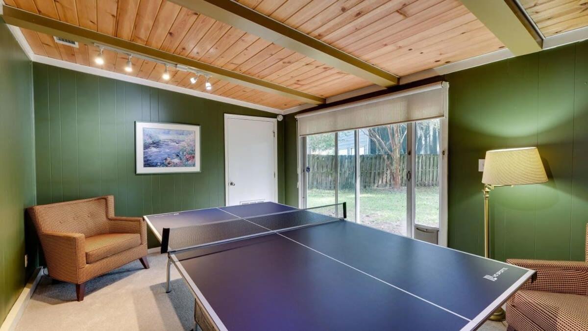 Halcyon Hangout-mins To Downtown-ping Pong-pets