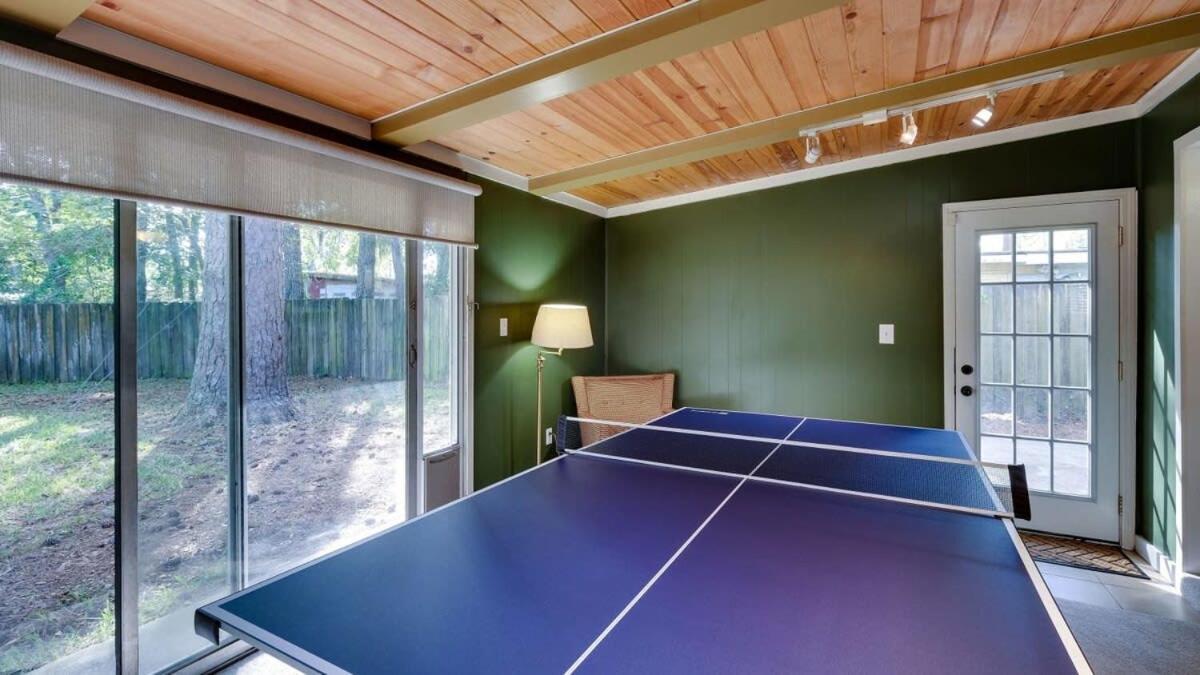 Halcyon Hangout-mins To Downtown-ping Pong-pets * Savannah